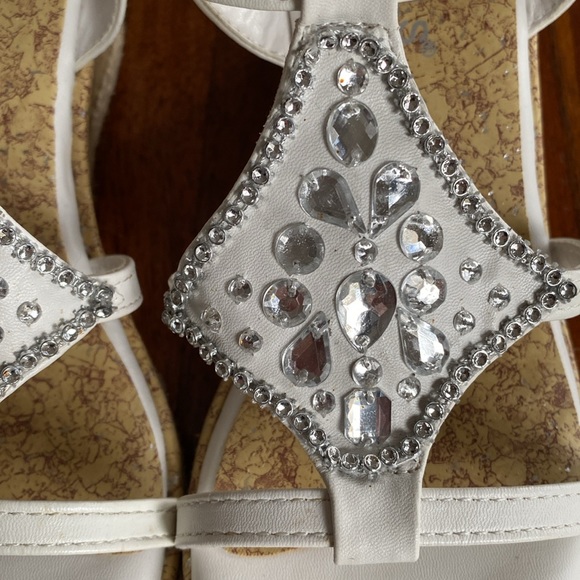 Jewels Princess Dress Shoes for Girls - Picture 6 of 15